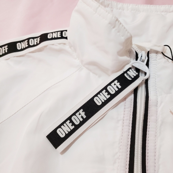 "ONE OFF" White cropped jacket - Picture 3 of 6